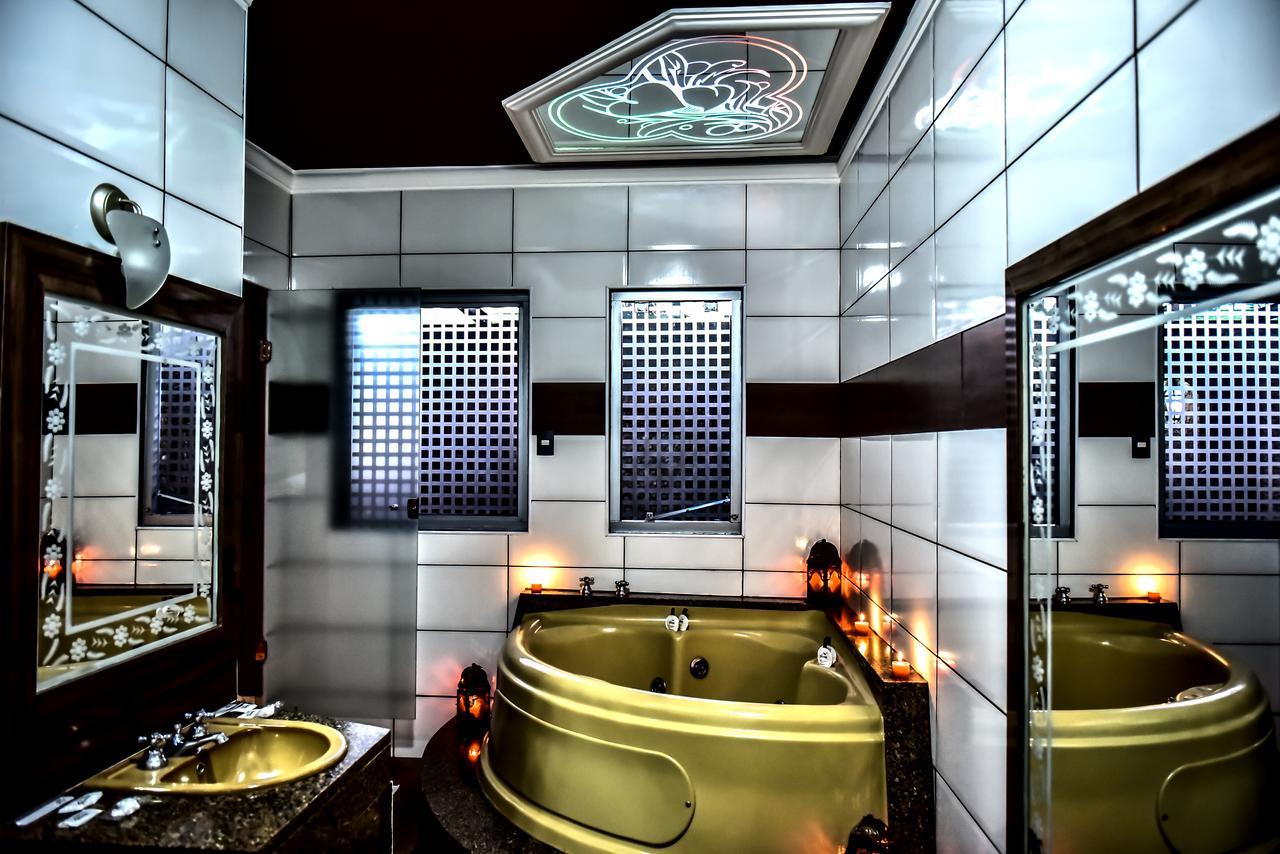 Genus Motel (Adults Only) Uberaba Esterno foto